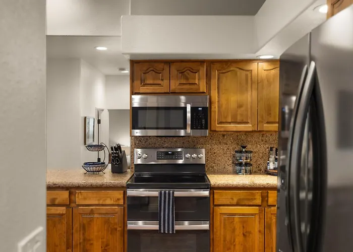 Mammoth Rock Splendor Family Home-close To Town, Huge & Game *