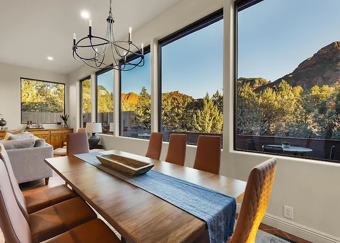 Mammoth Rock Splendor Family Home-close To Town, Huge & Game *