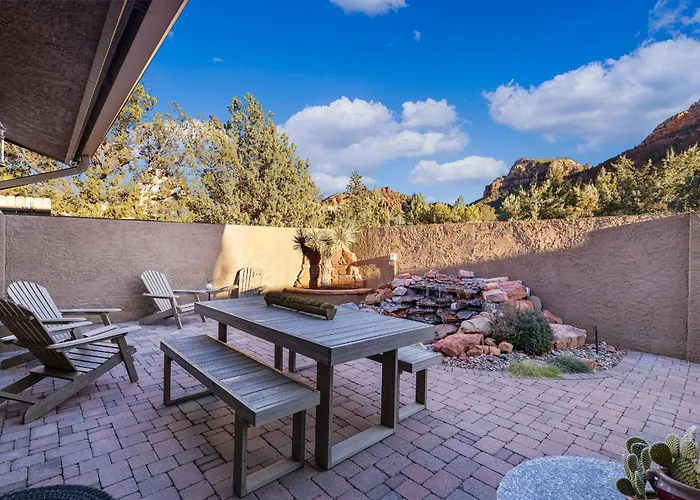 Mammoth Rock Splendor Family Home-close To Town, Huge & Game Holiday home
