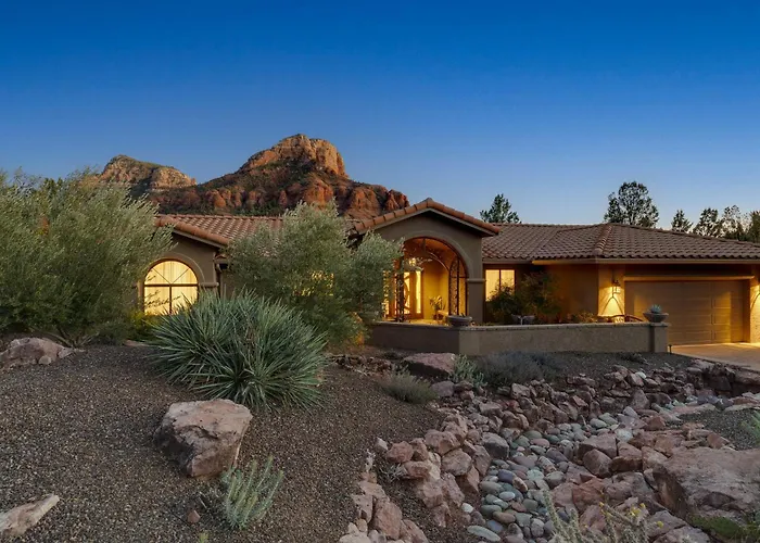 Mammoth Rock Splendor Family Home-close To Town, Huge & Game