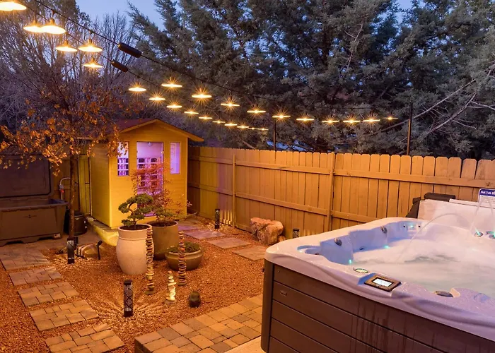 Holiday home Mammoth Rock Splendor Family Home-close To Town, Huge & Game *